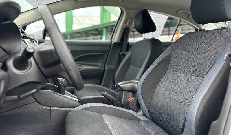 
								2023 Nissan Versa full									