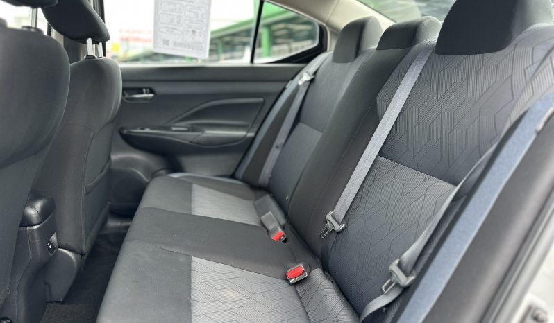 
								2023 Nissan Versa full									
