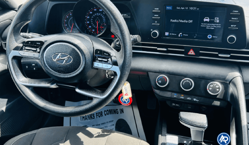 
								2021 Hyundai Elantra full									