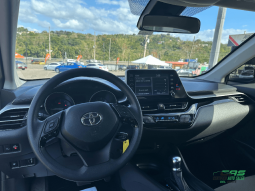 
										2022 Toyota C-HR LE full									
