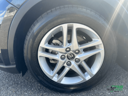 
										2022 Toyota C-HR LE full									