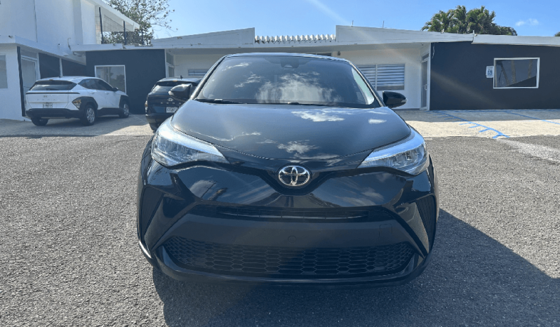 
								2022 Toyota C-HR LE full									