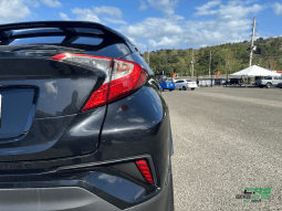 
										2022 Toyota C-HR LE full									