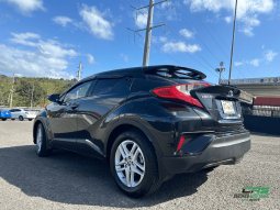 
										2022 Toyota C-HR LE full									