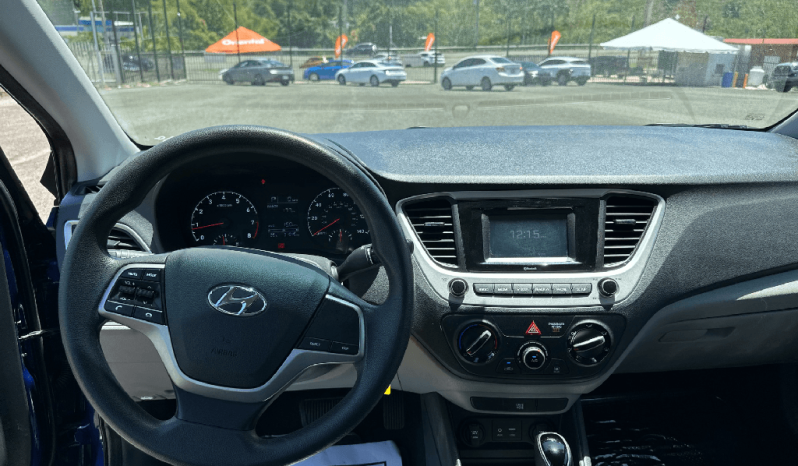 
2022 Hyundai Accent full									