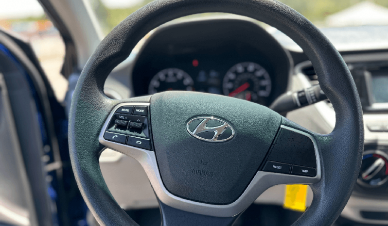 
2022 Hyundai Accent full									