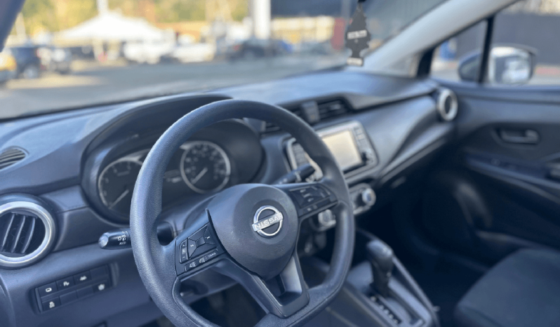 
								2023 Nissan Versa Pagos Comodos full									