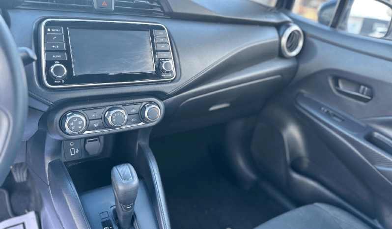 
								2023 Nissan Versa Pagos Comodos full									