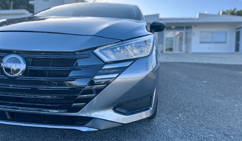 
								2023 Nissan Versa Pagos Comodos full									