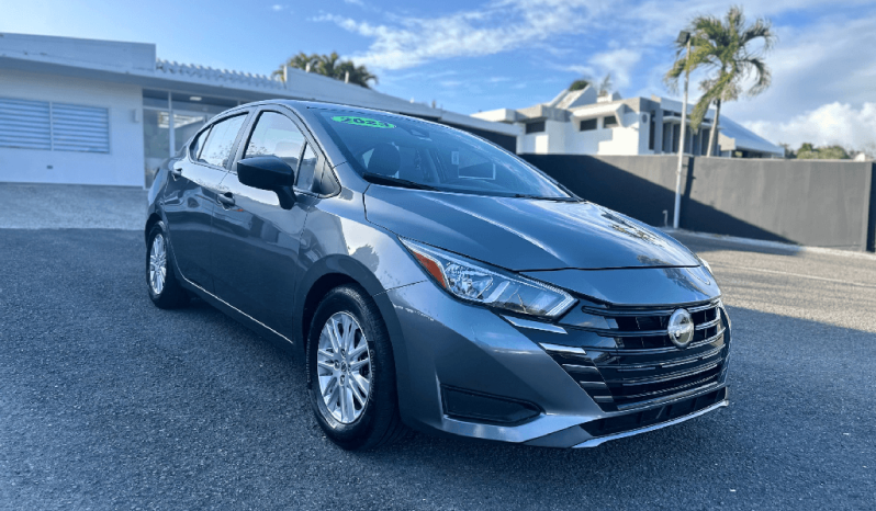 
								2023 Nissan Versa Pagos Comodos full									