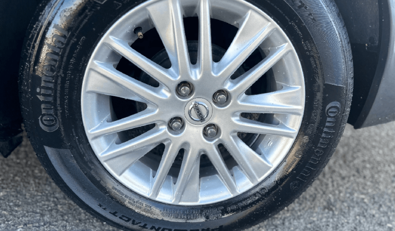 
								2023 Nissan Versa Pagos Comodos full									