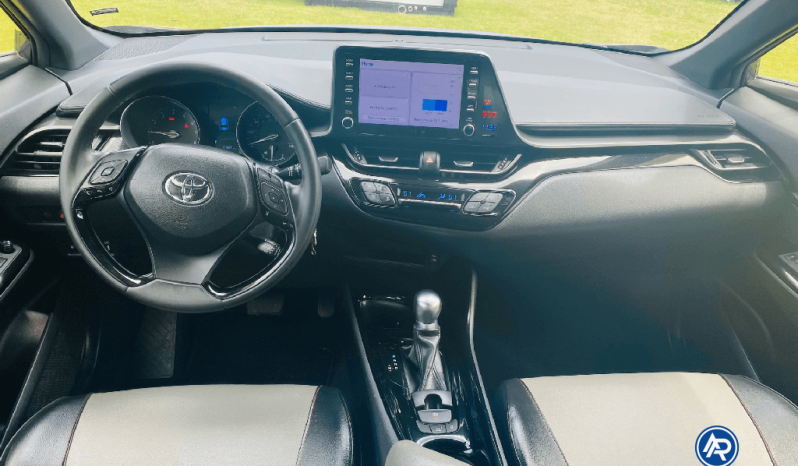 
2019 Toyota C-HR full									
