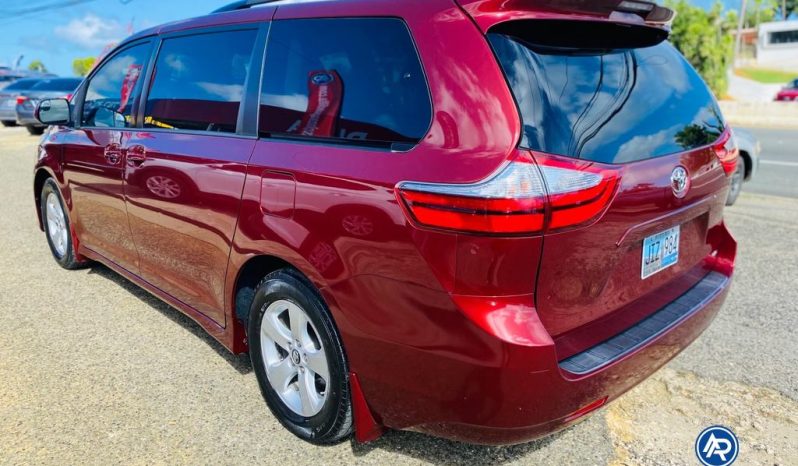 
								2018 Toyota Sienna full									