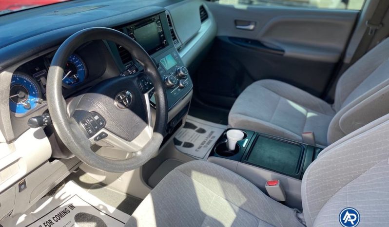 
								2018 Toyota Sienna full									