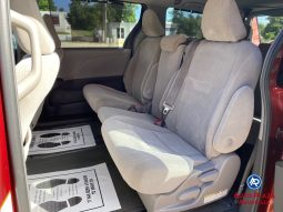
										2018 Toyota Sienna full									