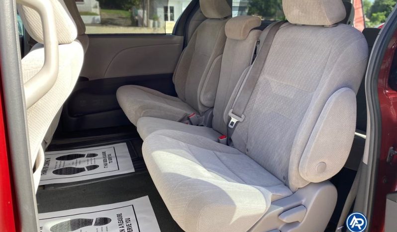 
								2018 Toyota Sienna full									